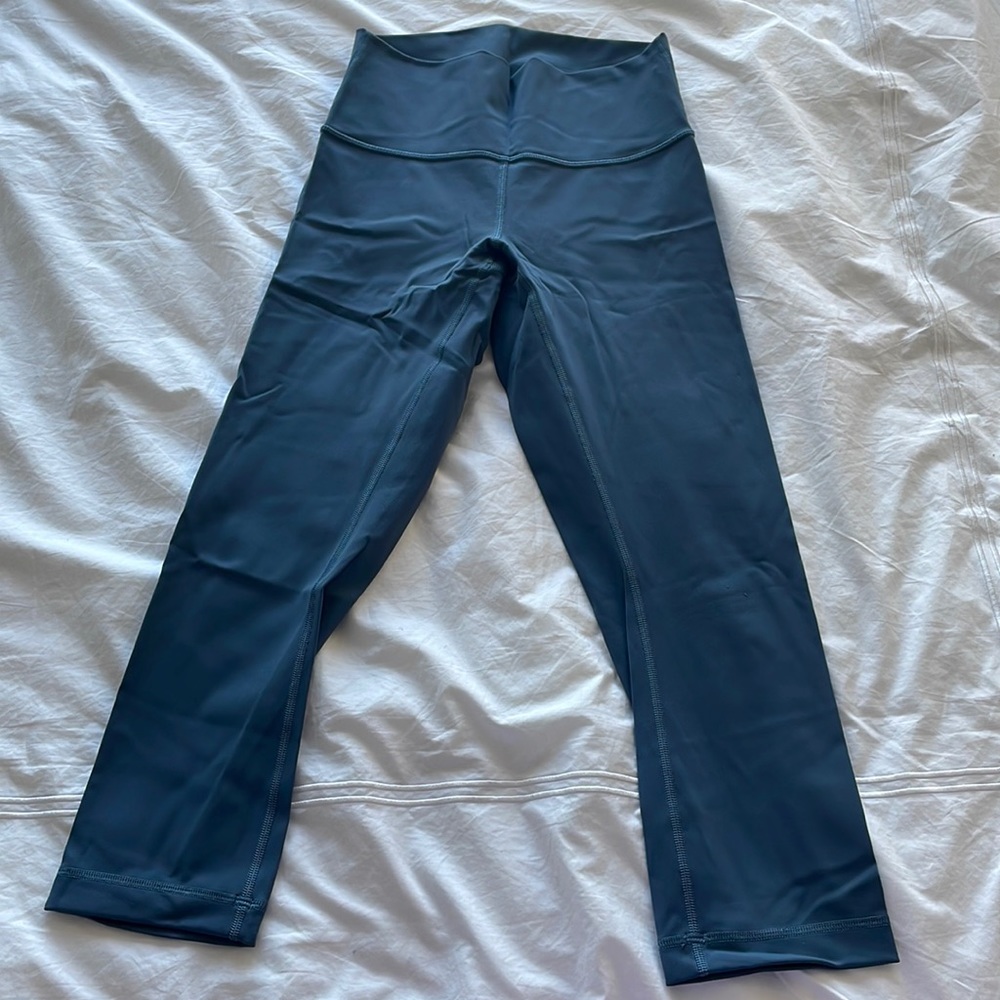 Lululemon Cropped Wunder Train Leggings